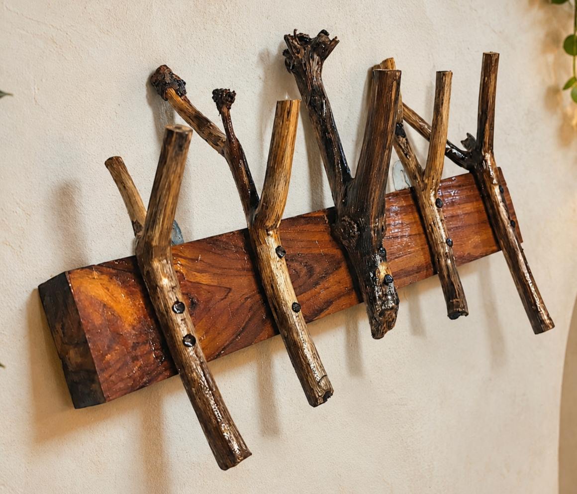 Driftwood & Natural Wood Branch Wall Rack| Handcrafted Wooden Key Holder